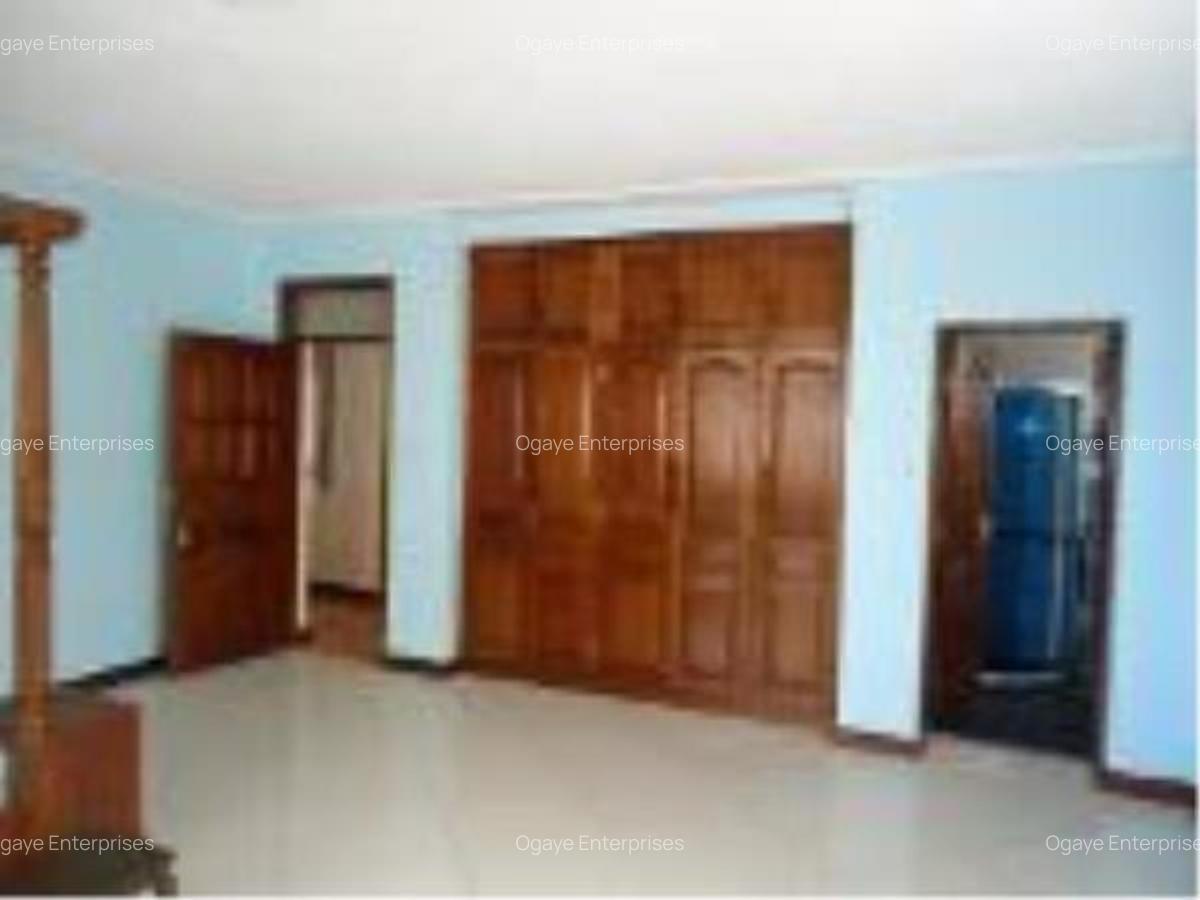 3 Bed Apartment with En Suite at Nyali - 8