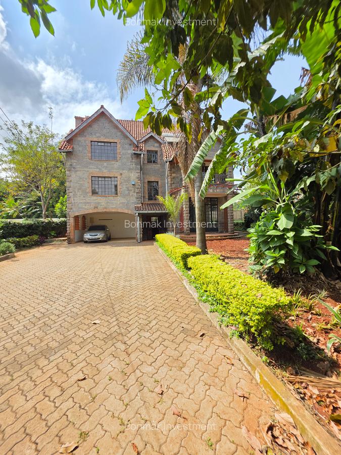 5 Bed Townhouse with En Suite at Lavington Green - 6
