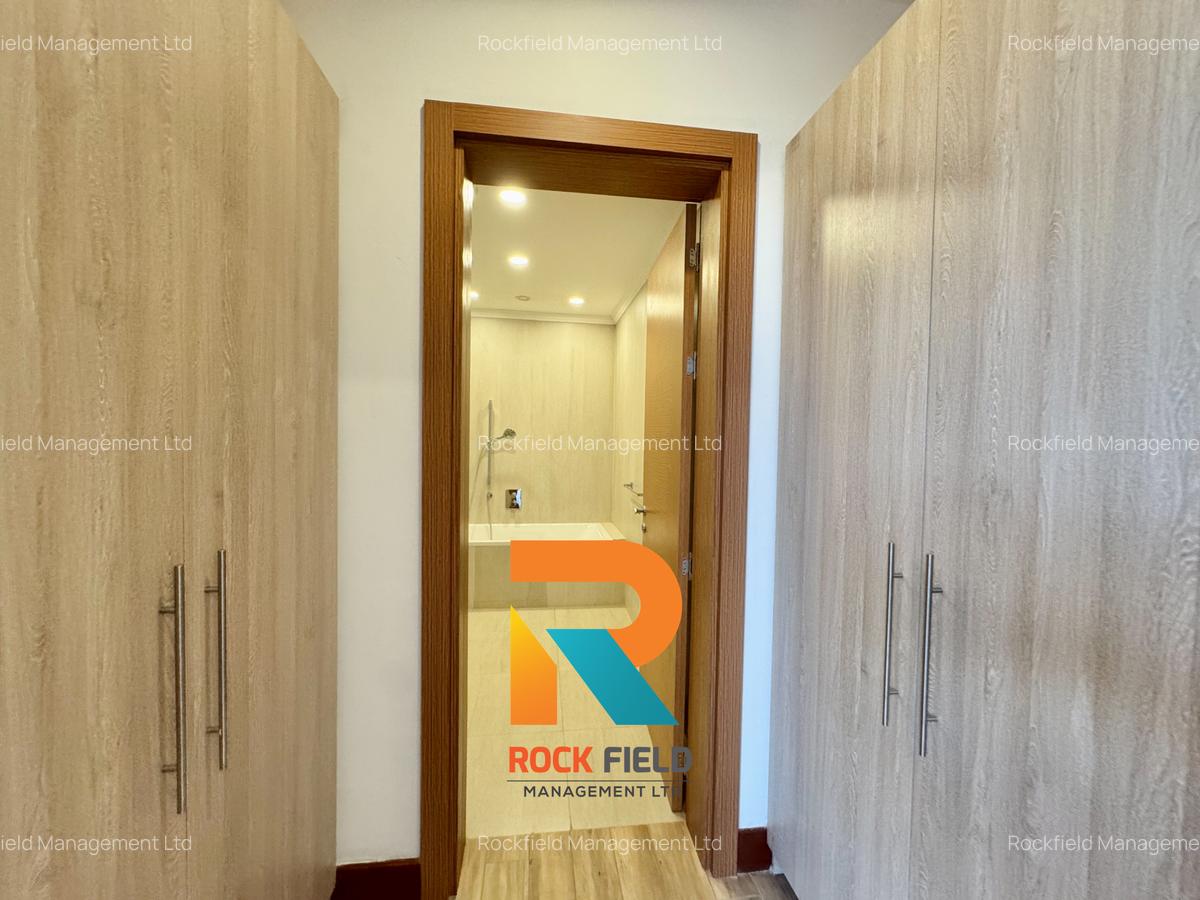 4 Bed Apartment with En Suite in Parklands - 17