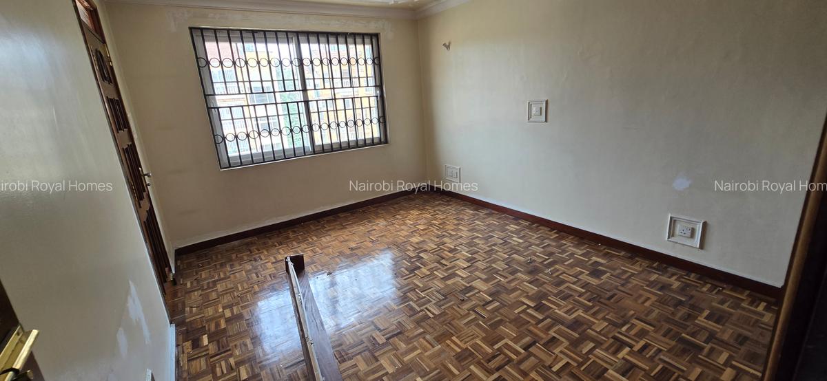 4 Bed Apartment with En Suite at Rhapta Road - 17
