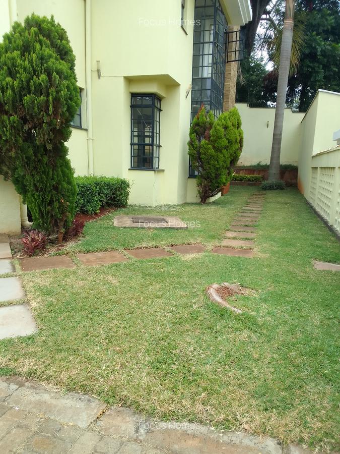 4 Bed Townhouse with En Suite in Lavington - 20