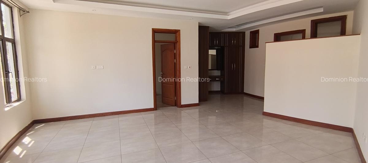 4 Bed Apartment with En Suite in Westlands Area - 9
