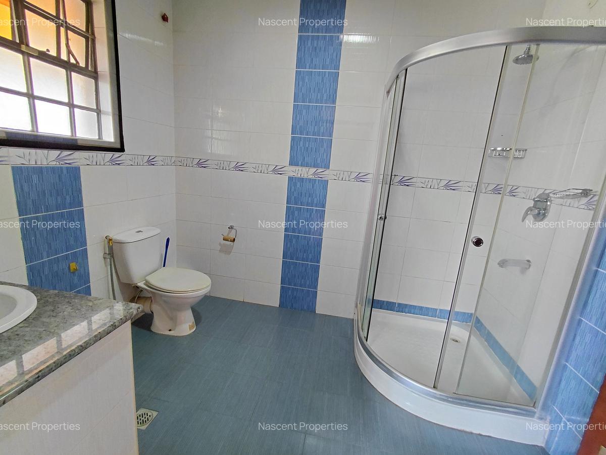 5 Bed House with En Suite in Runda - 18