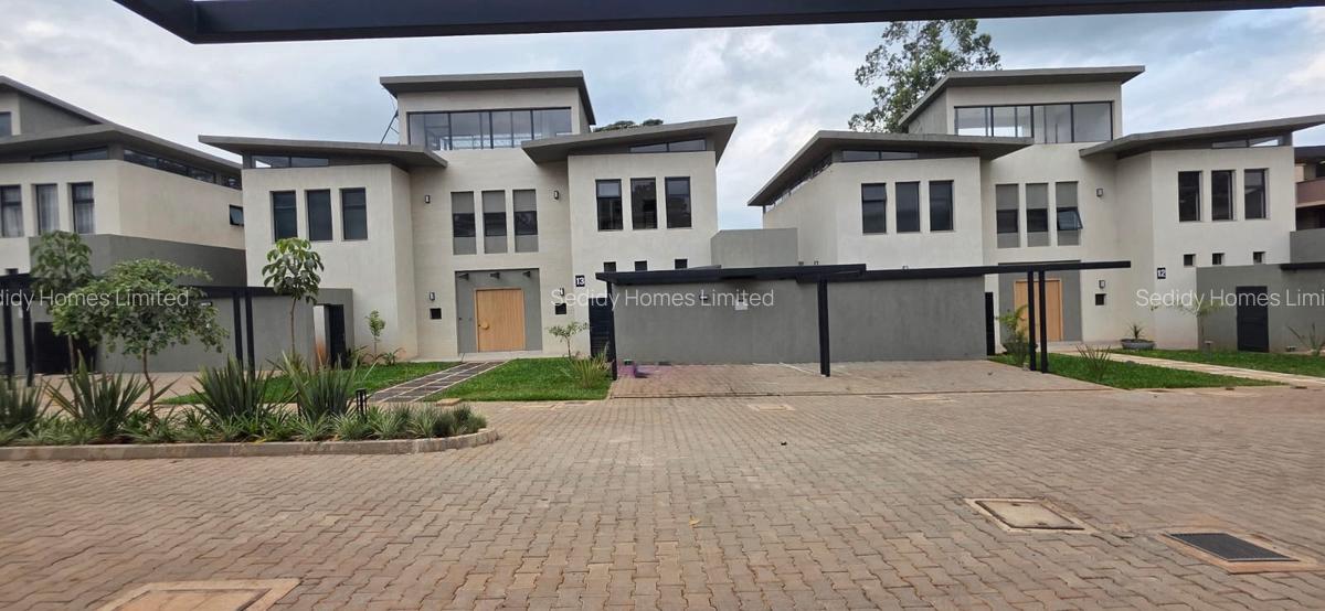 5 Bed Townhouse with En Suite in Runda - 19