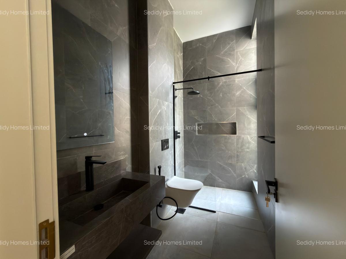 5 Bed Townhouse with En Suite in Runda - 13