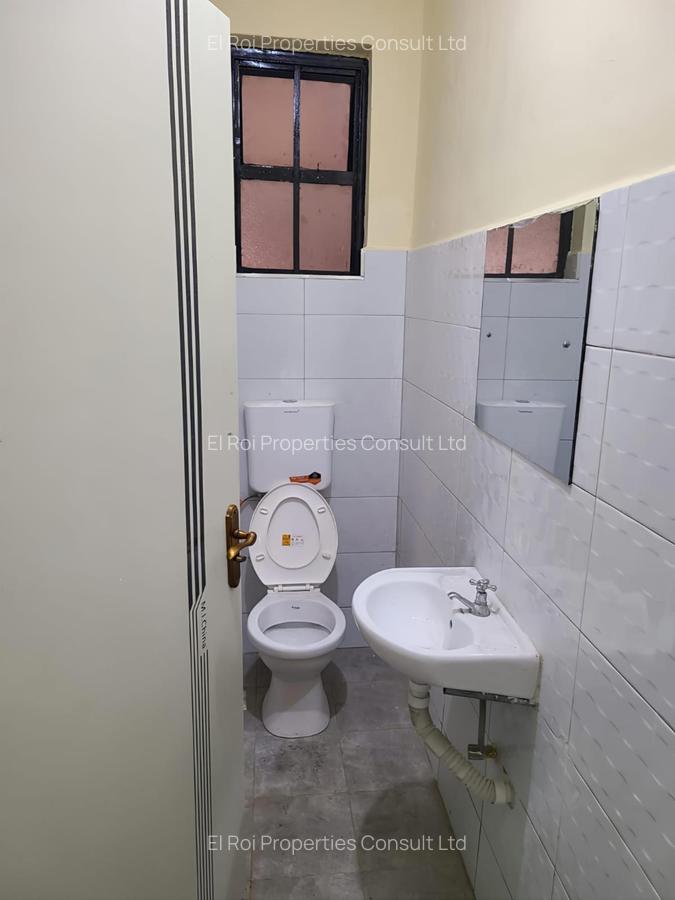 Serviced 1 Bed Apartment with En Suite at Eastern Bypass - 11