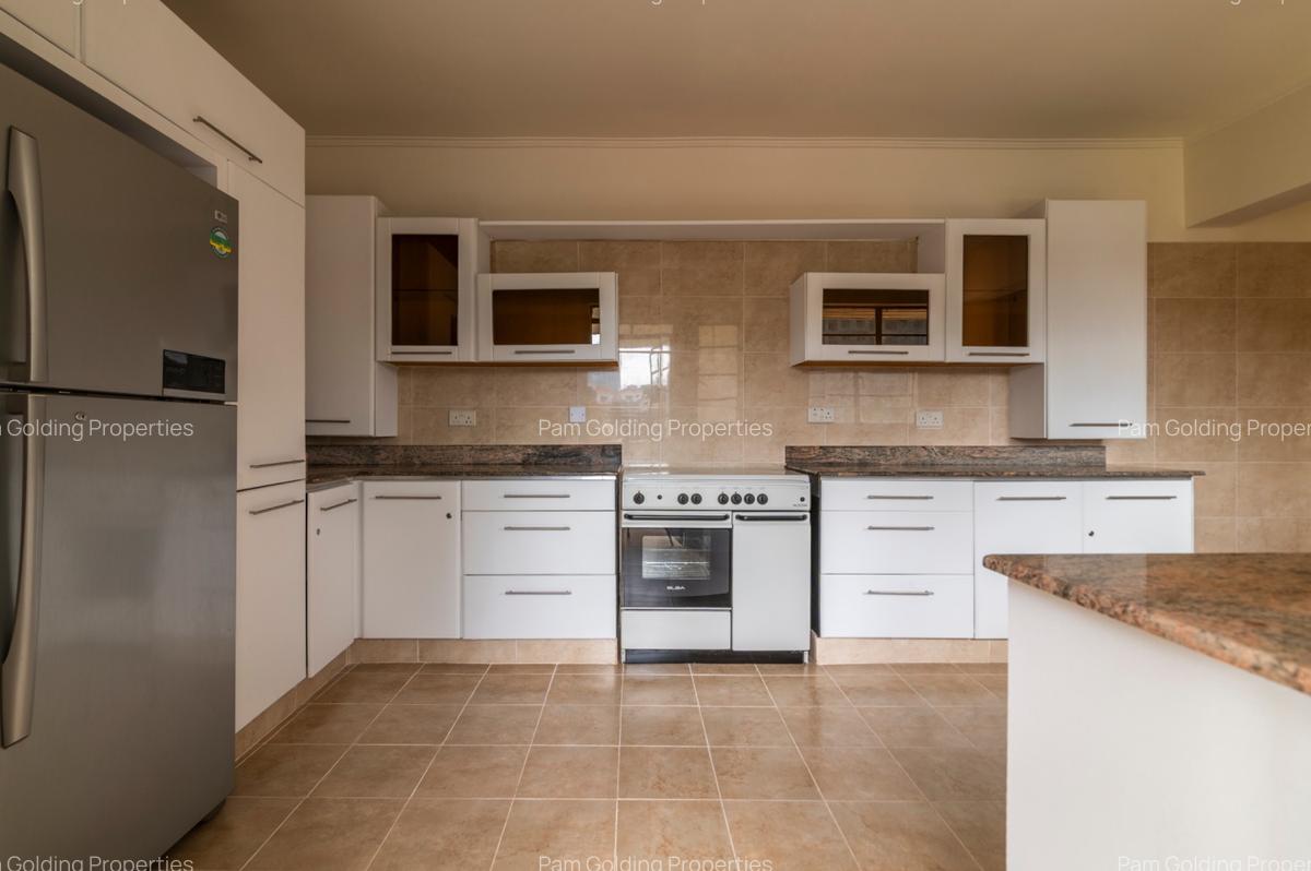 3 Bed Apartment with En Suite at Westlands Avenue - 16
