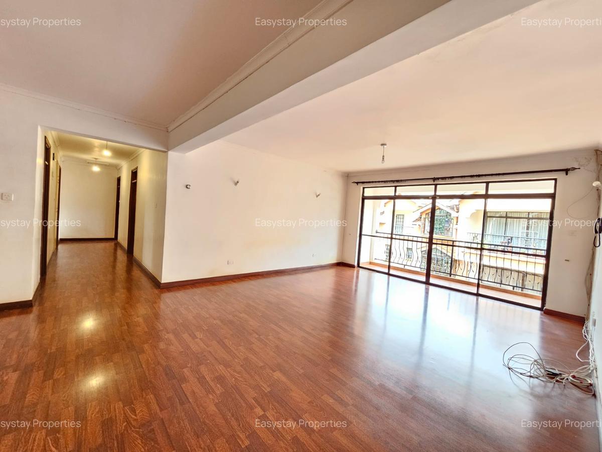 3 Bed Apartment with En Suite in Brookside - 2