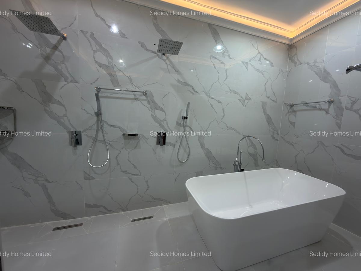6 Bed Villa with En Suite in Karen - 10