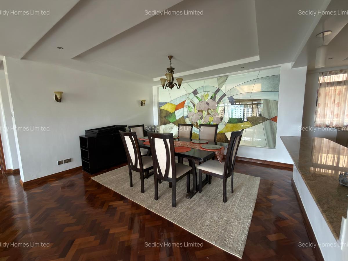 3 Bed Apartment with En Suite in Riverside - 3