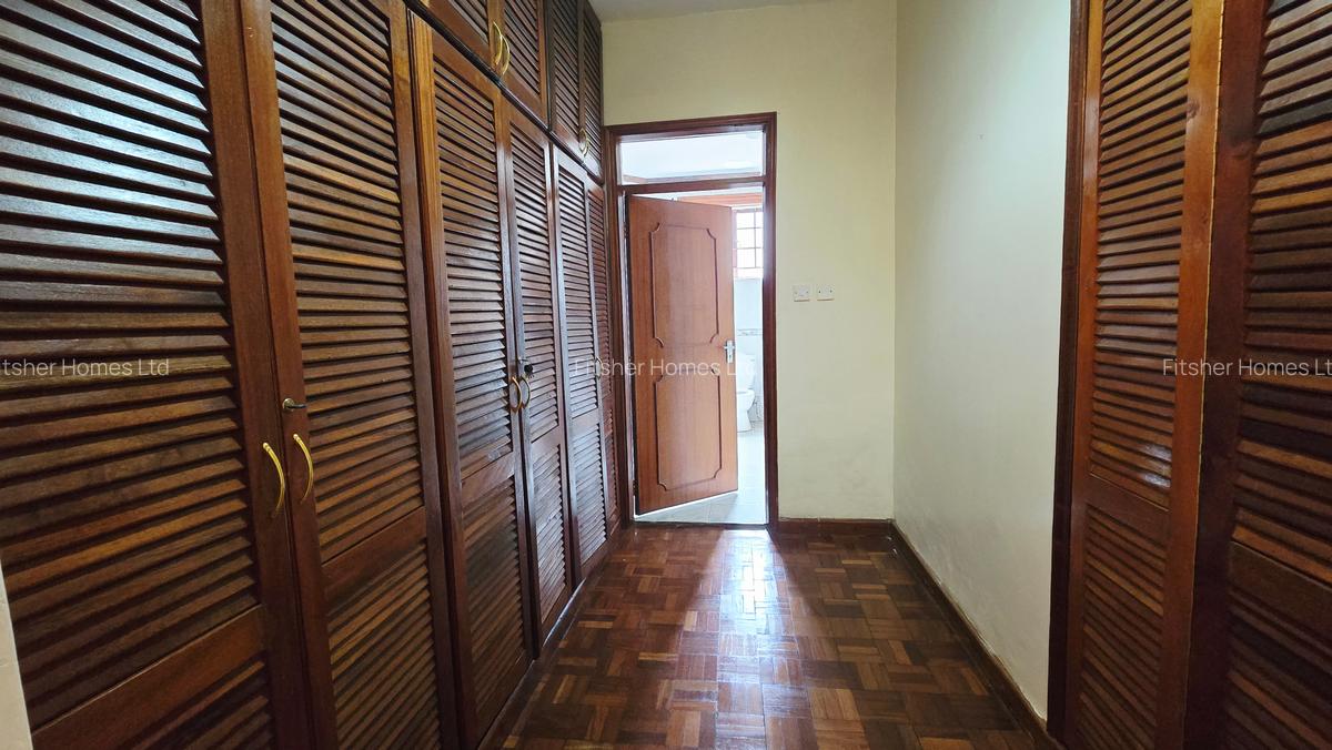 5 Bed House with En Suite in Runda - 13