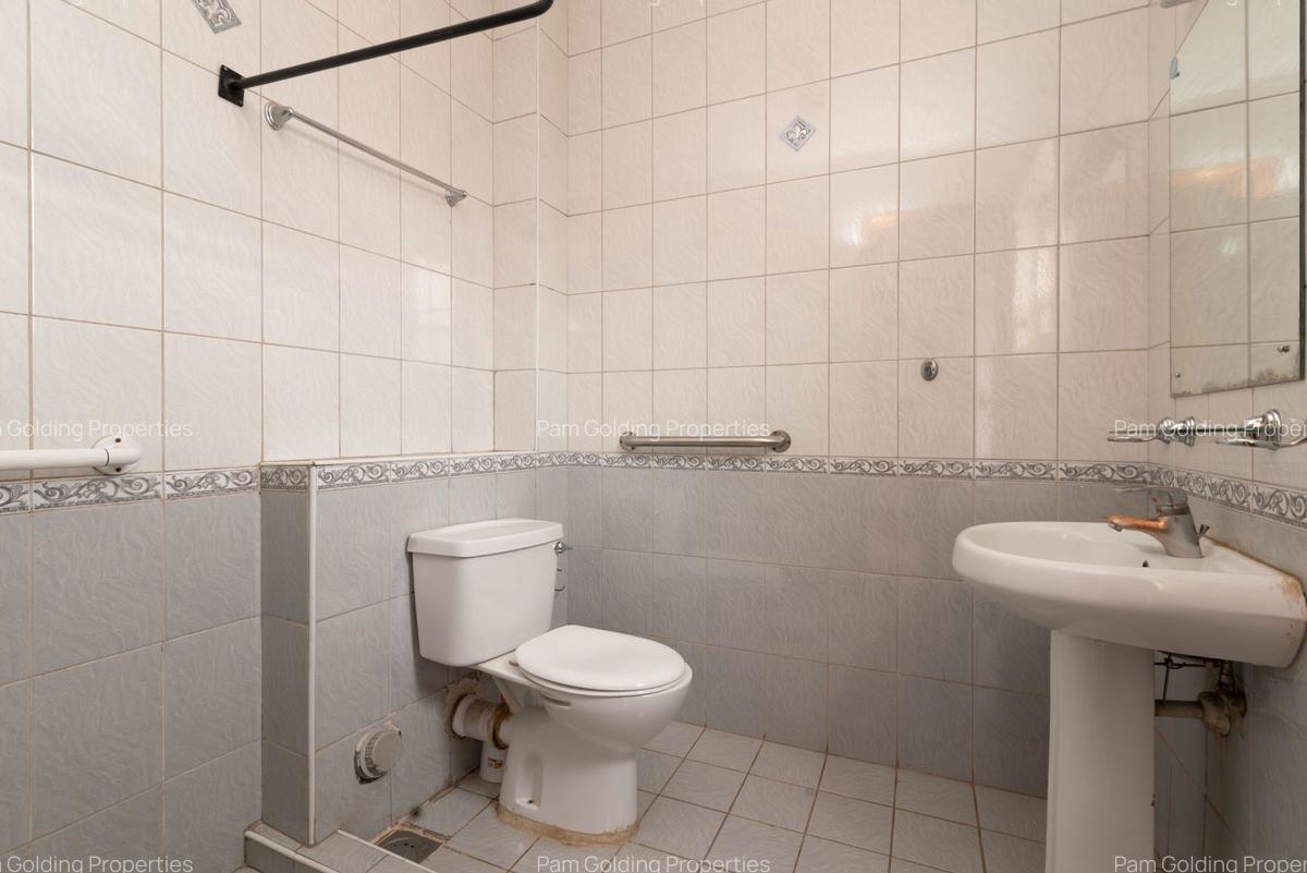3 Bed Apartment at Brookside Drive - 9
