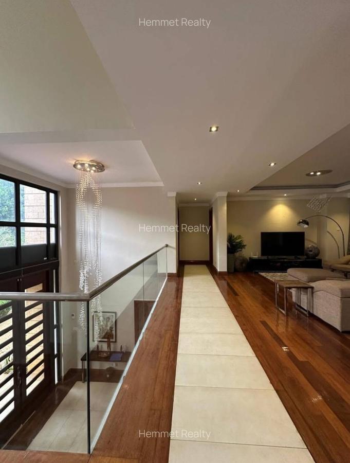 5 Bed Townhouse with En Suite in Karen - 12