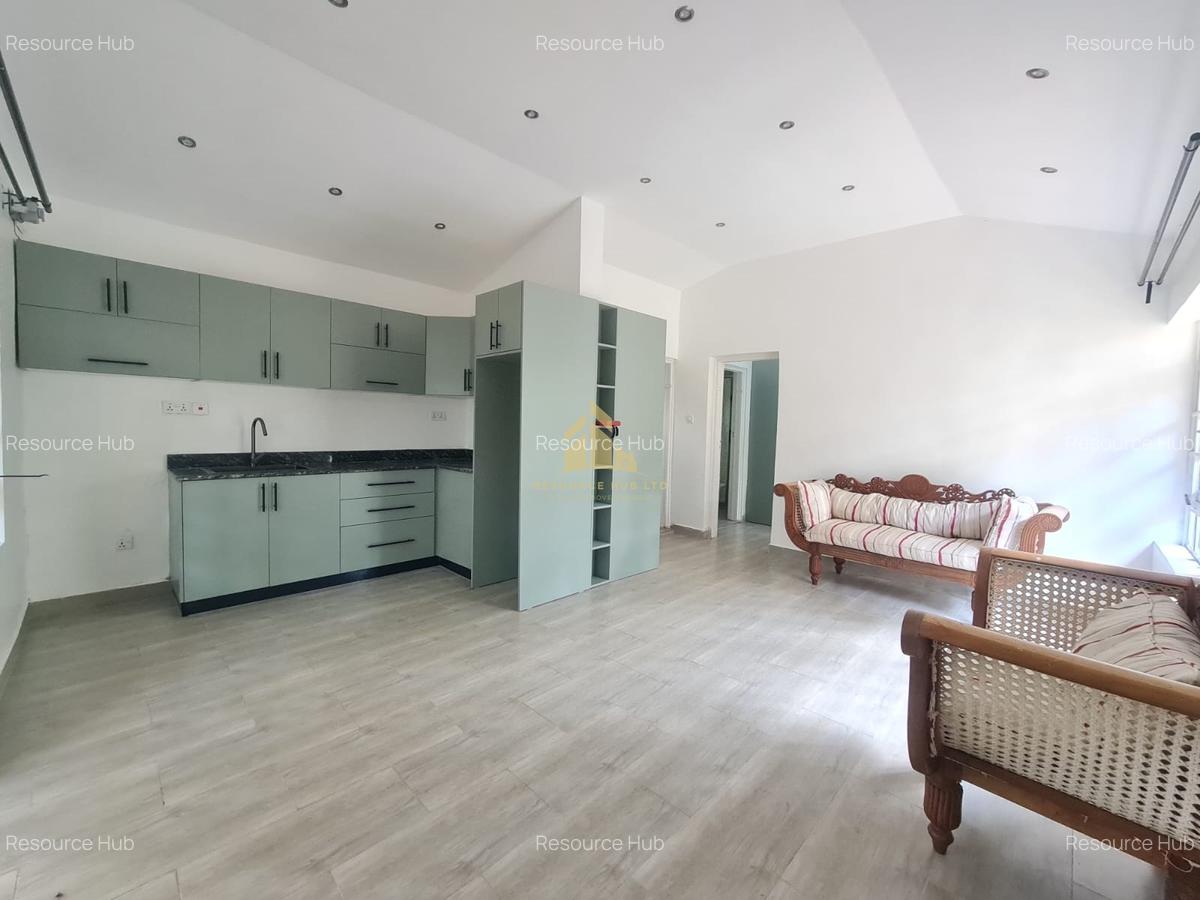 1 Bed House with En Suite at Karen - 4
