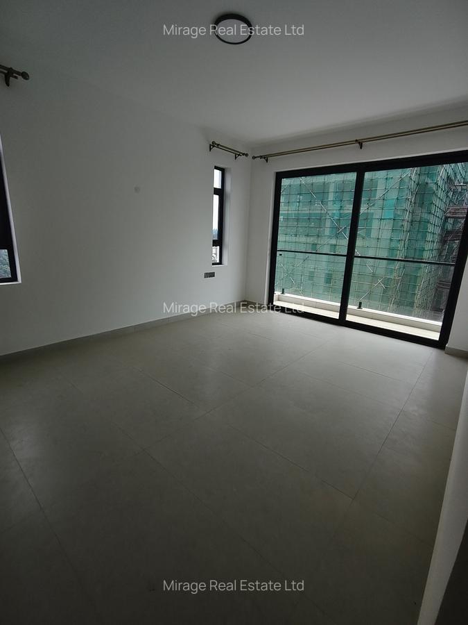 3 Bed Apartment with En Suite in Brookside - 17