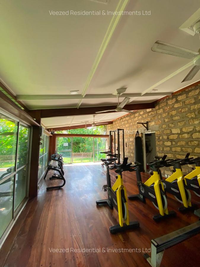 Serviced 3 Bed Apartment with En Suite in Nyali Area - 12