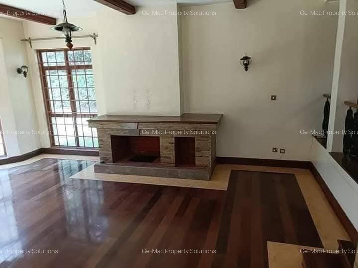 5 Bed House with En Suite at Mimosa - 2