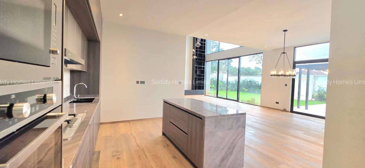 5 Bed Townhouse with En Suite in Runda - 2
