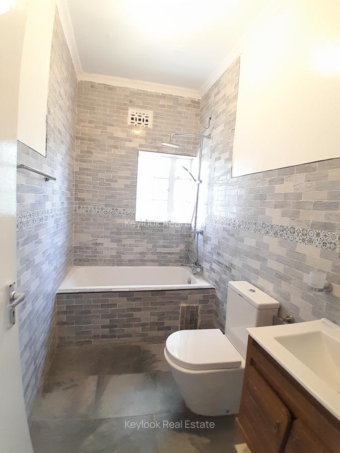 3 Bed House with En Suite at Lavington Green - 5