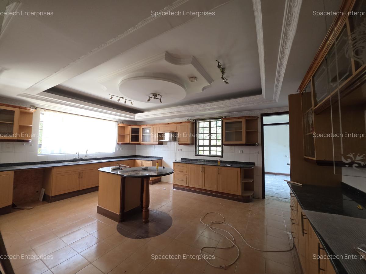 4 Bed House with En Suite in Runda - 8