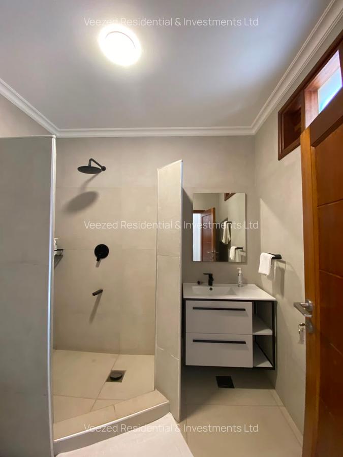 3 Bed Villa with En Suite in Bofa - 4