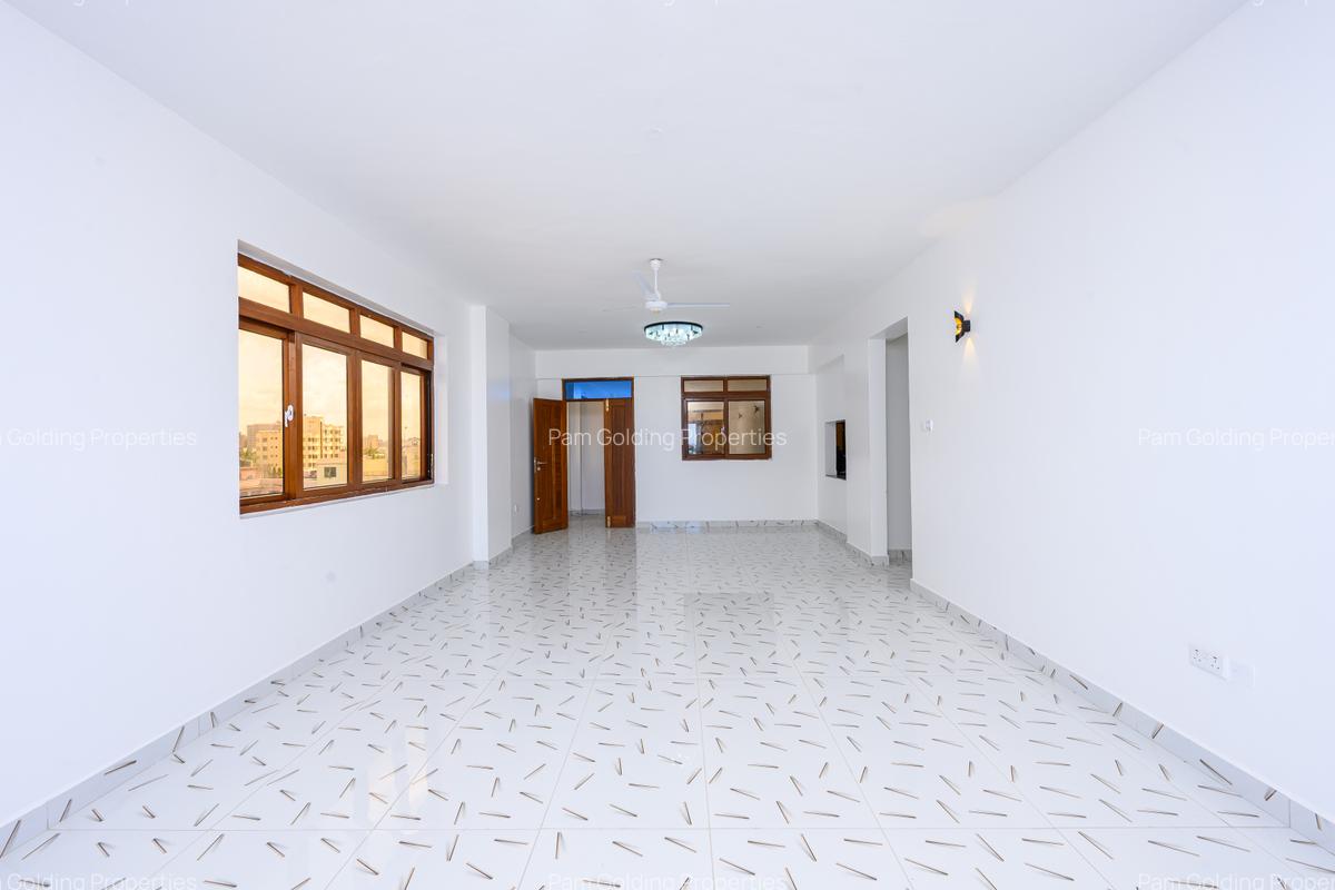 3 Bed Apartment with En Suite at Pwani Road - 5