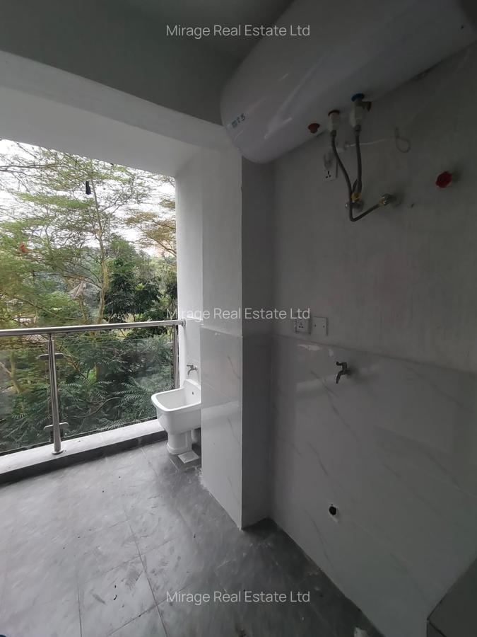 1 Bed Apartment with Gym in Riverside - 2