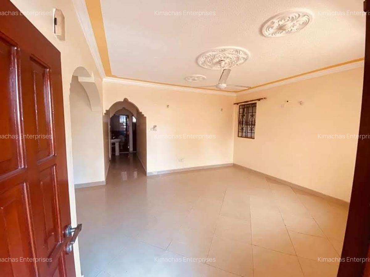 3 Bed Apartment with Swimming Pool at Links Road - 10