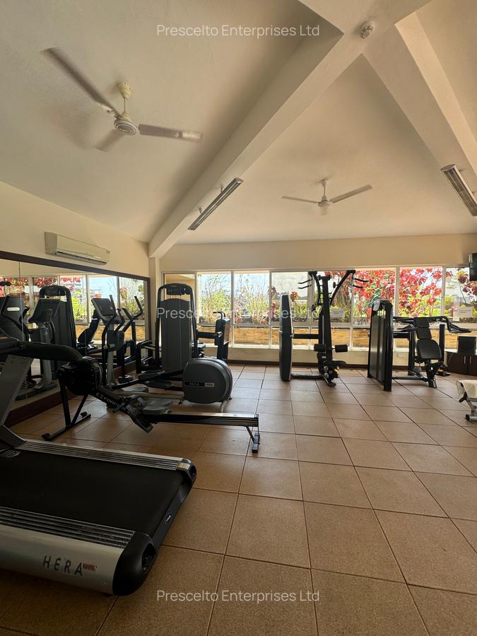 2 Bed Apartment with En Suite at Off Links Road - 2