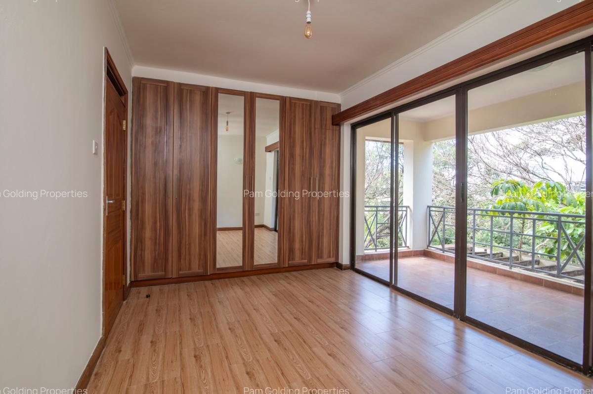 3 Bed Apartment with En Suite at Westlands Avenue - 6