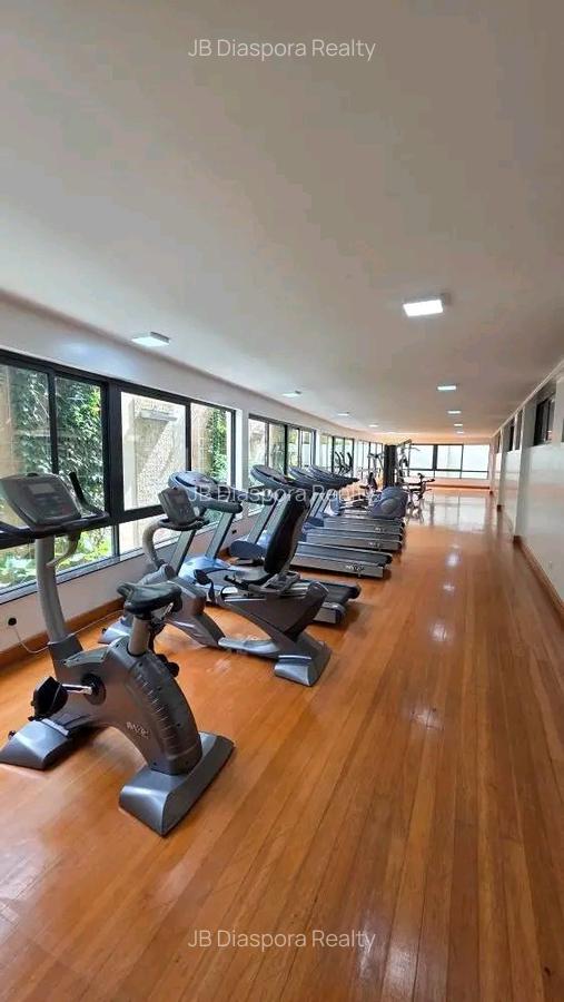3 Bed Apartment with En Suite at 3Rd Parklands - 8