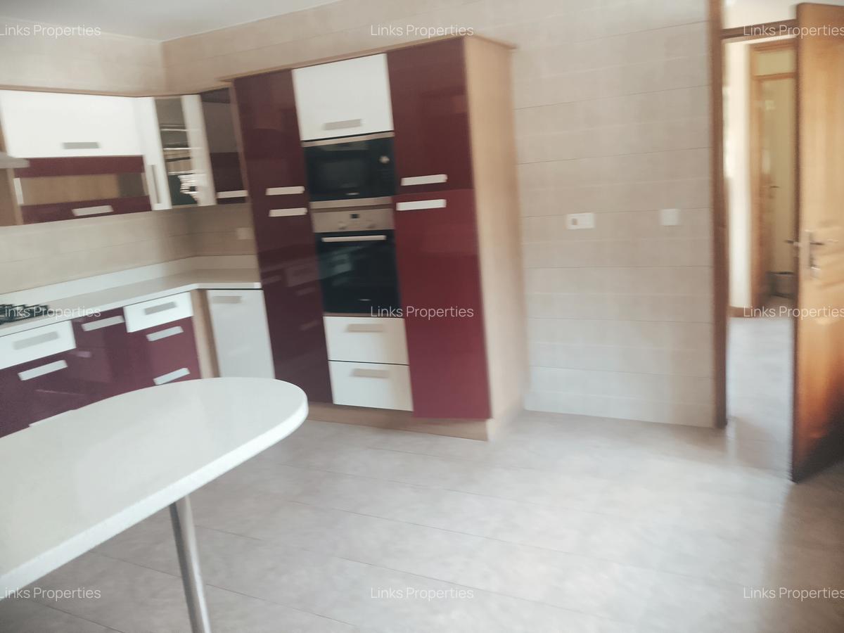 4 Bed Townhouse with En Suite at Karen - 7