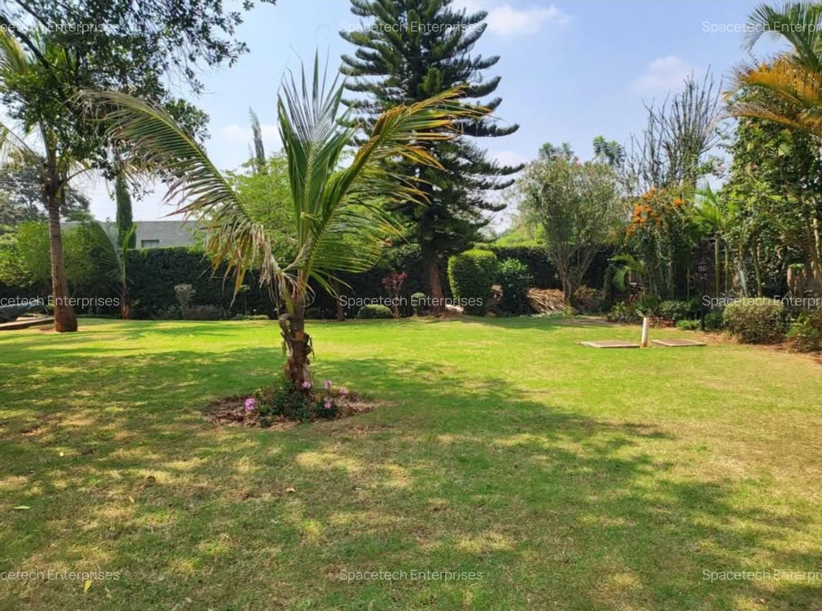 5 Bed House with En Suite in Runda - 3