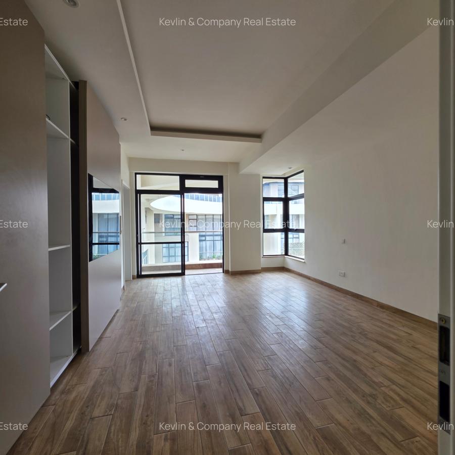 4 Bed Apartment with En Suite in Riverside - 16