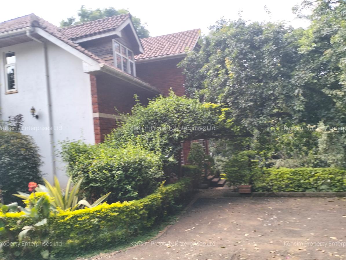 5 Bed Townhouse with En Suite in Rosslyn - 2