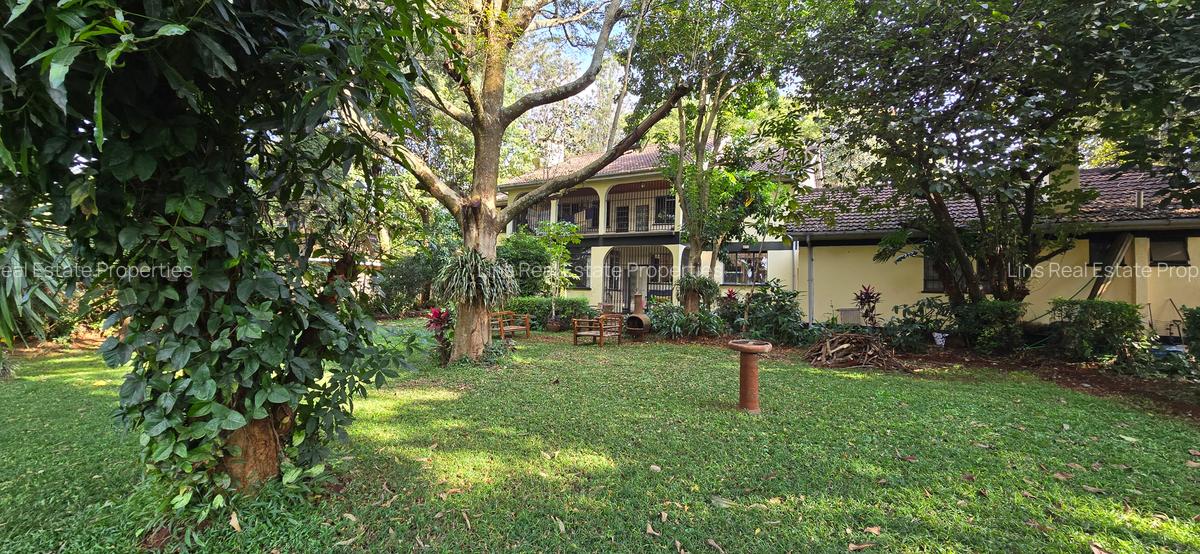 4 Bed House with En Suite in Nyari - 1