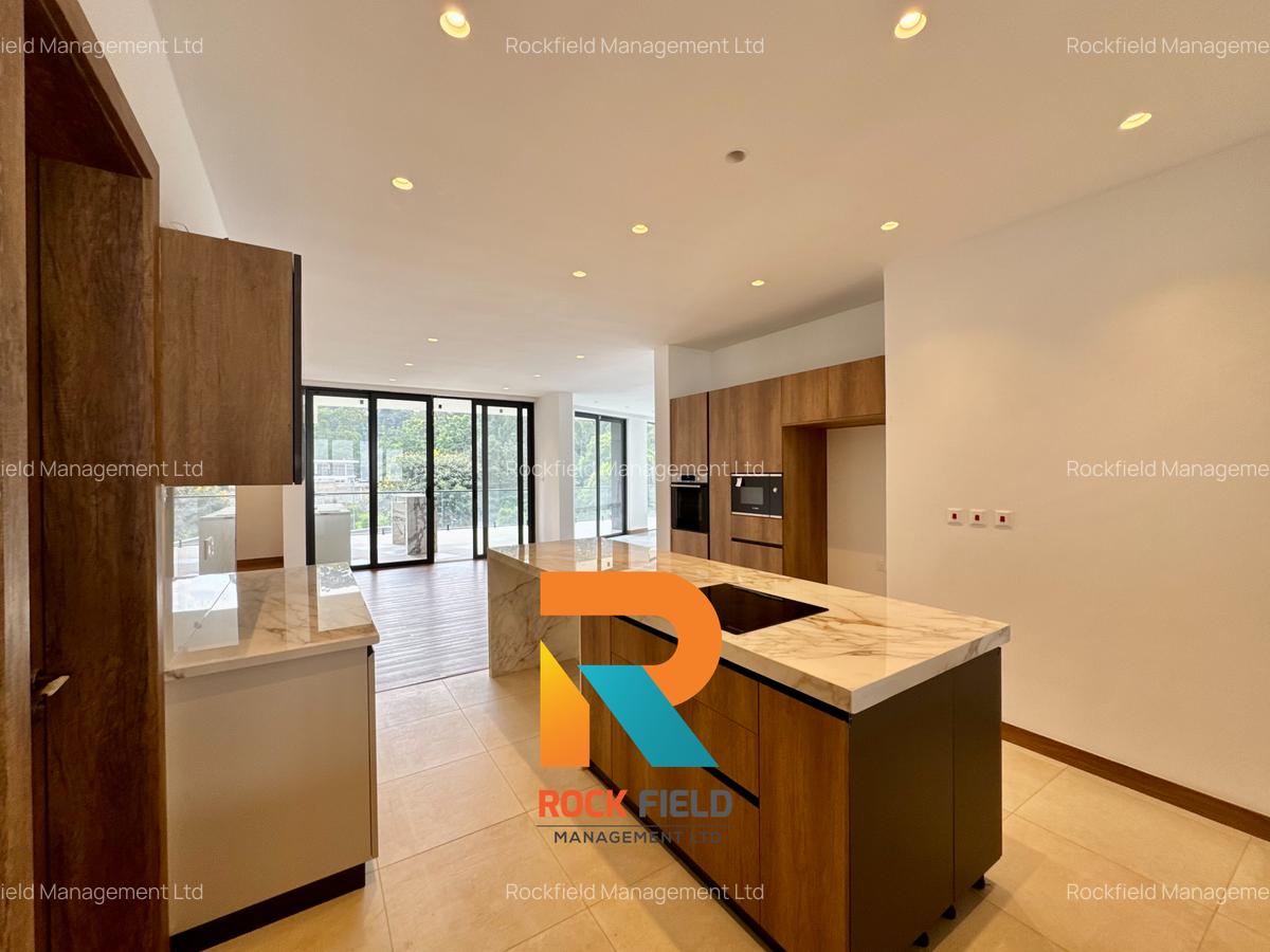 5 Bed Townhouse with En Suite at Off Redhill Road - 6