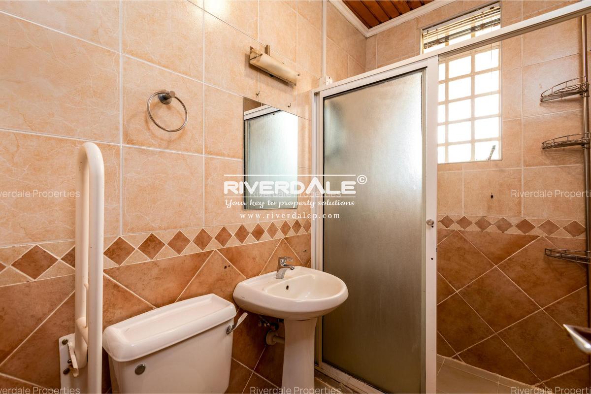 3 Bed House with Garden in Runda - 10
