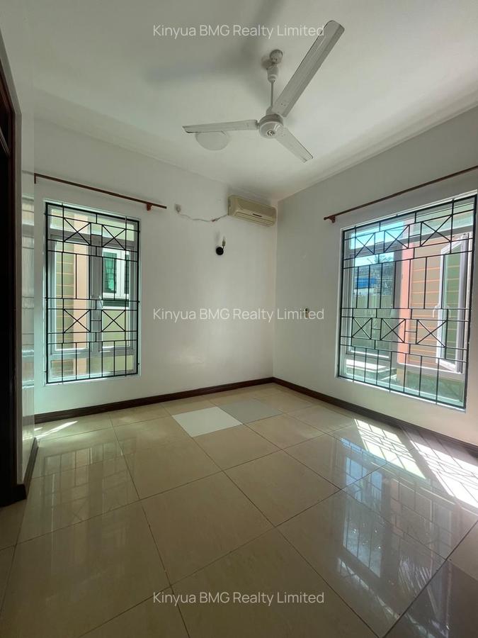 5 Bed Villa with En Suite in Nyali Area - 1