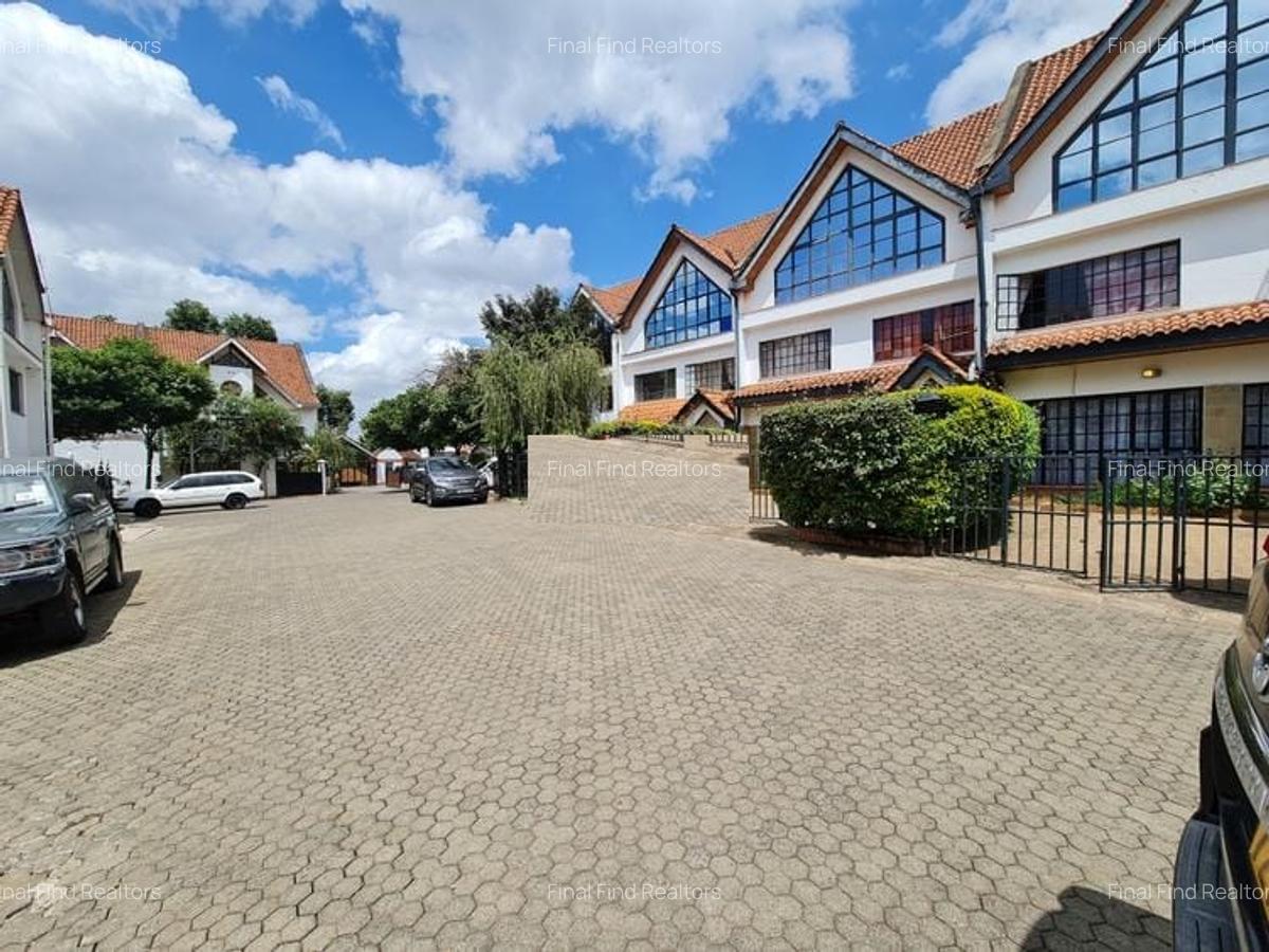 5 Bed Townhouse with En Suite in Westlands Area - 4