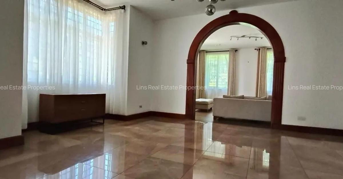 5 Bed Townhouse with En Suite in Rosslyn - 8