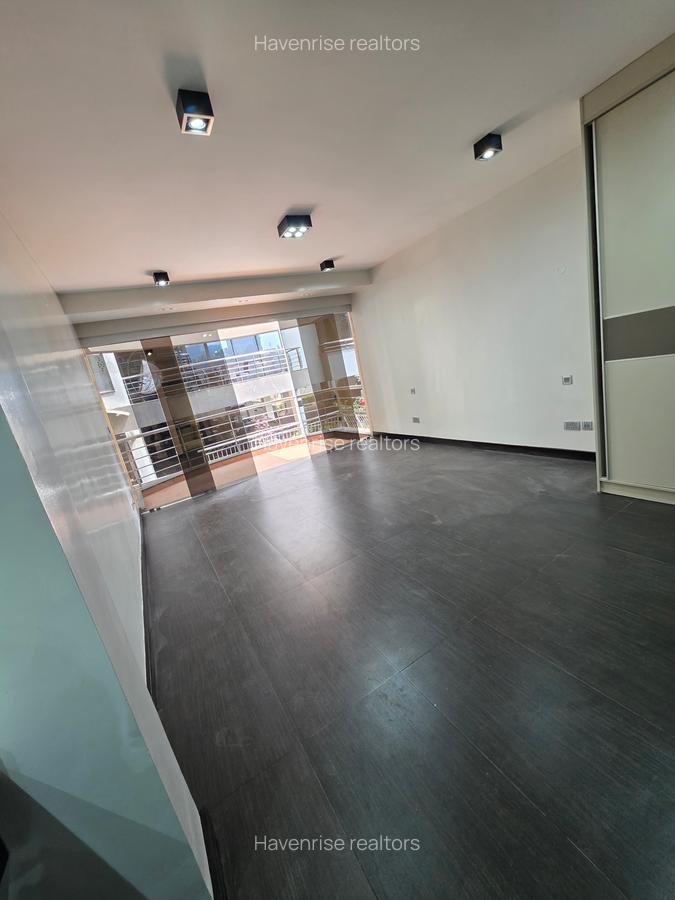 3 Bed Apartment with En Suite at Westlands - 5