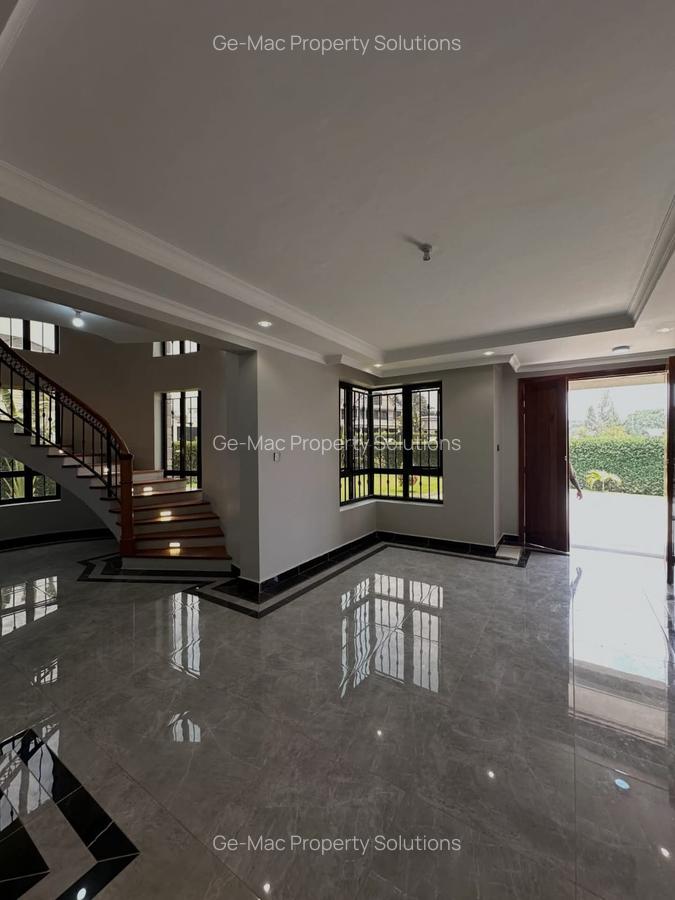 5 Bed House with En Suite in Runda - 14