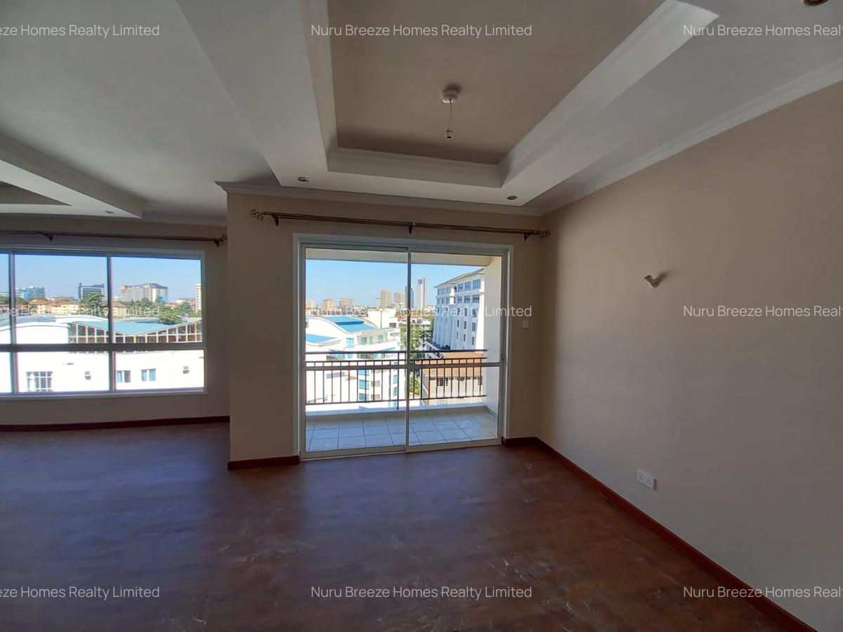 3 Bed Apartment with En Suite in Riverside - 7