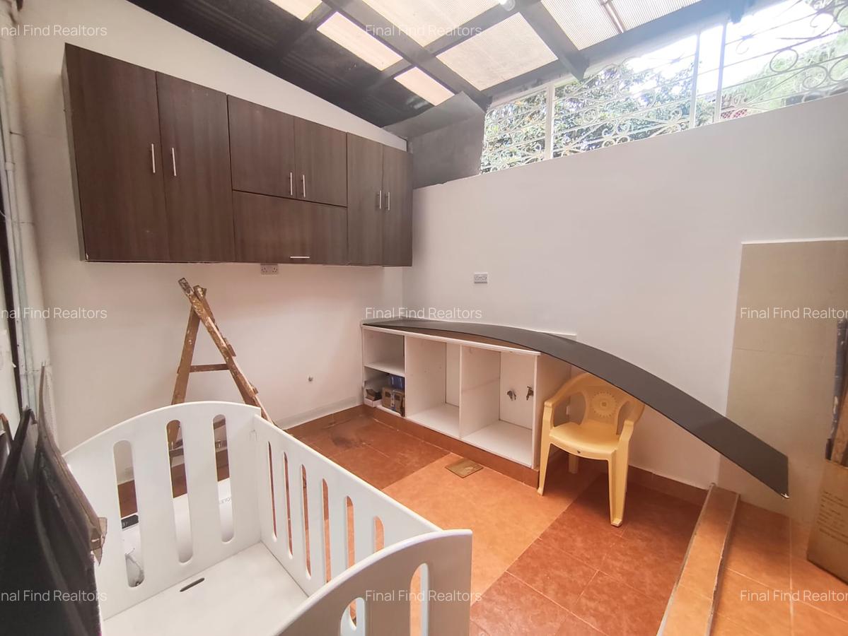 3 Bed Townhouse with En Suite in Brookside - 9