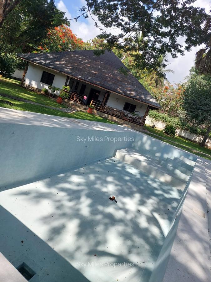 4 Bed Villa with En Suite at Malindi - 5