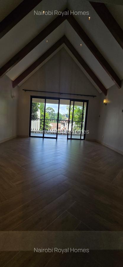 5 Bed Townhouse with En Suite at Lavington Green - 16