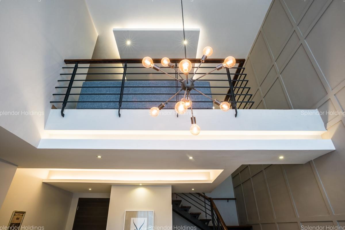 5 Bed Townhouse with En Suite in Lavington - 3