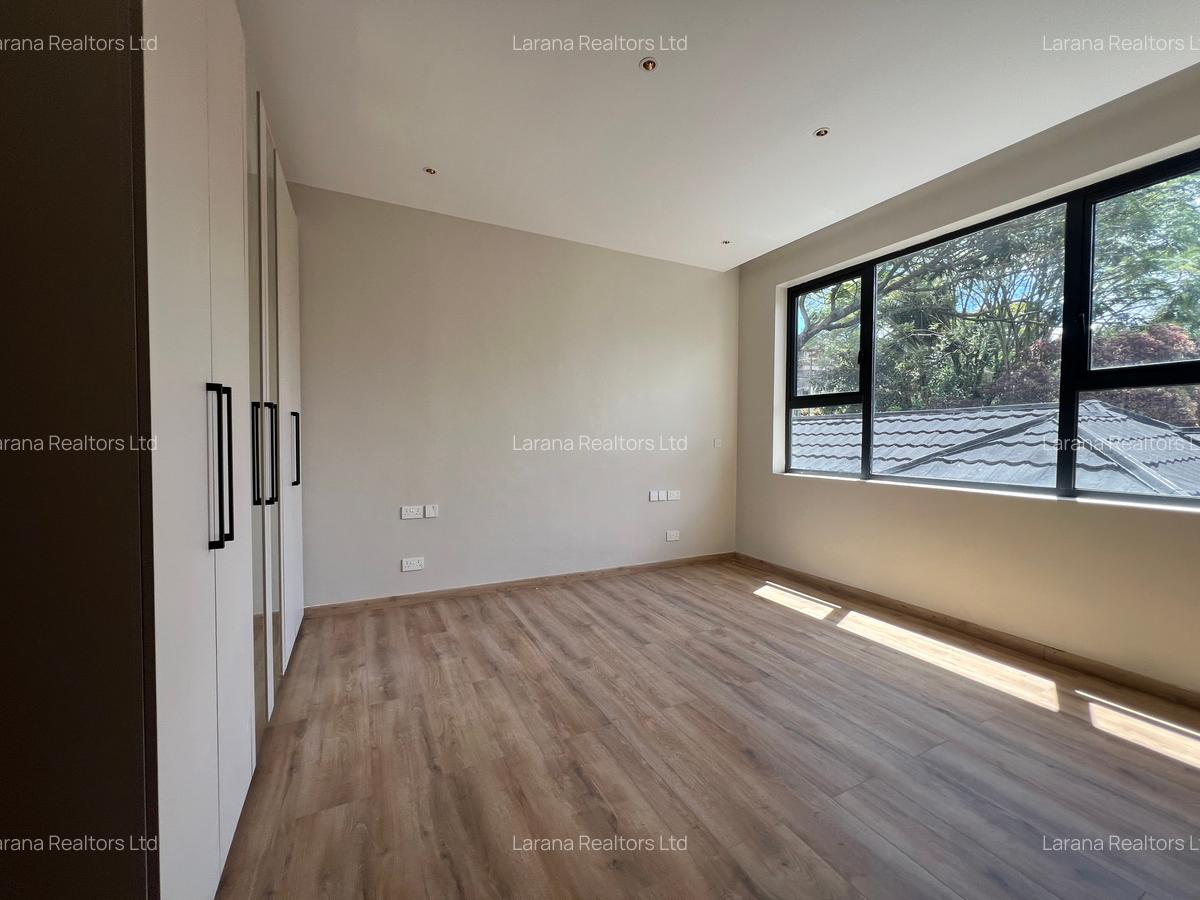 5 Bed Townhouse with En Suite at Manyani Cl - 18