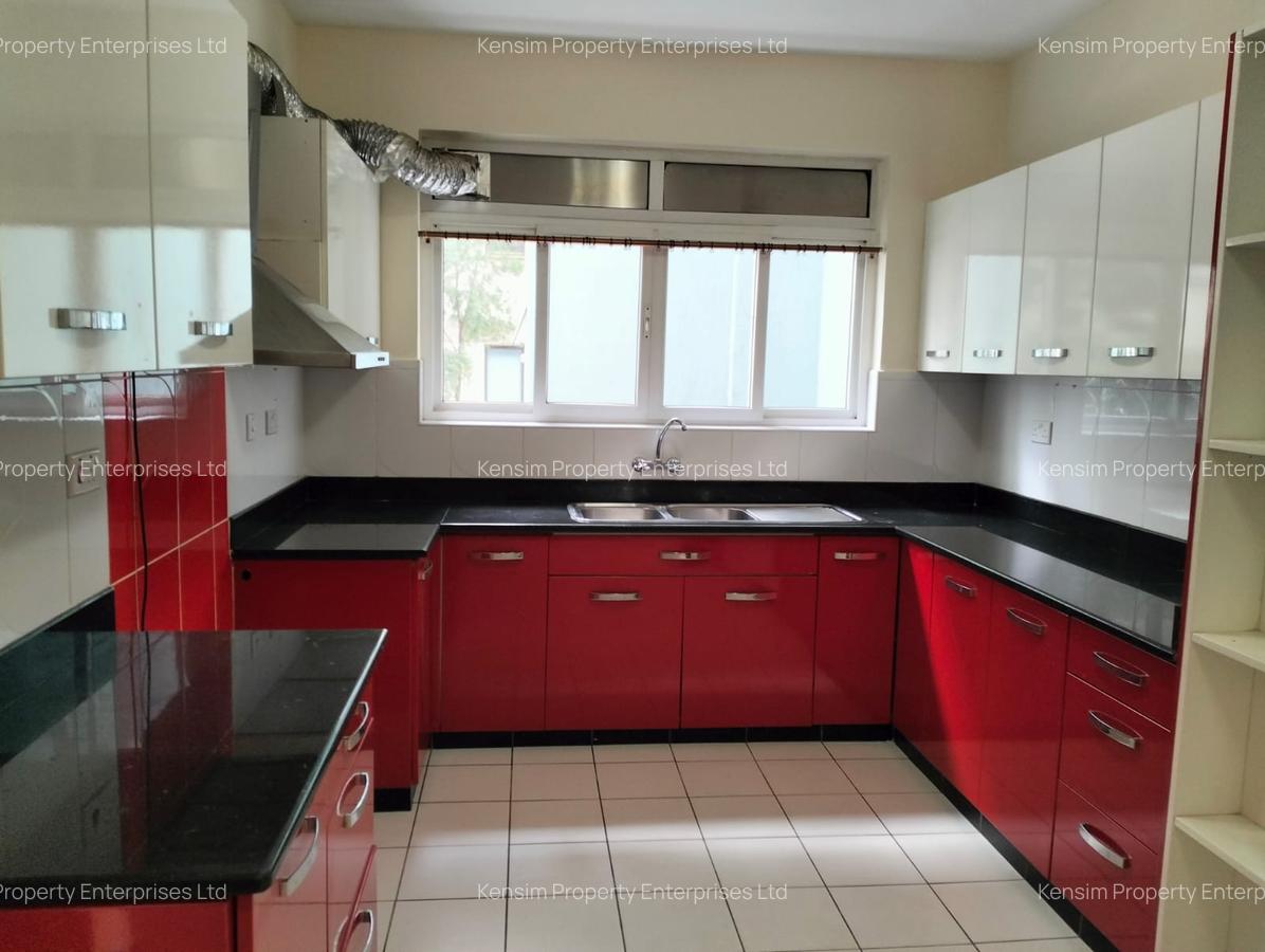 3 Bed Apartment with En Suite in Brookside - 20